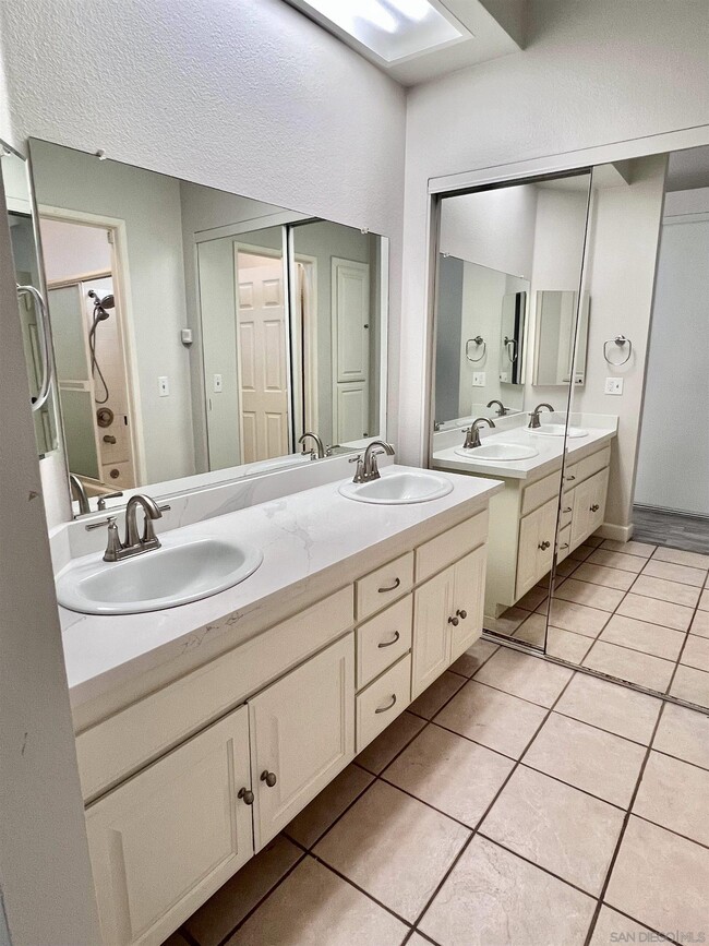 Building Photo - 12168 Waverly Downs Ln