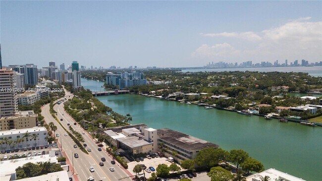 Building Photo - 6515 Collins Ave