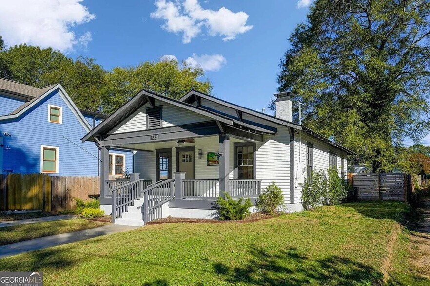 Building Photo - 733 Bonnie Brae Ave SW