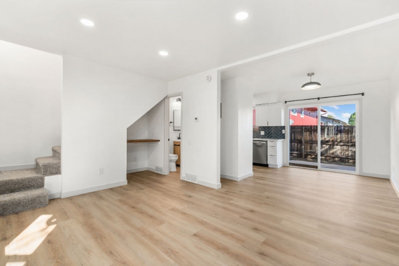 Building Photo - 1618 Banyan Dr