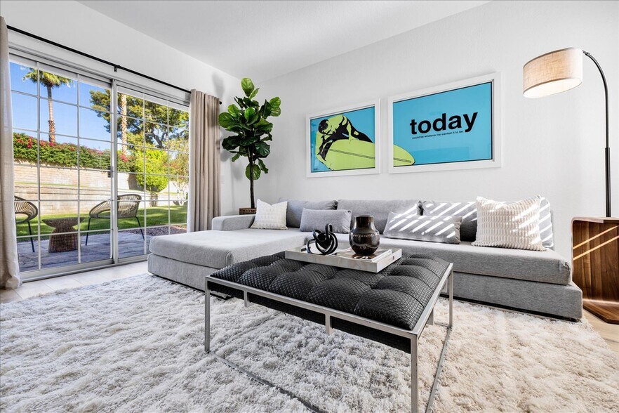 Building Photo - 2701 E Mesquite Ave