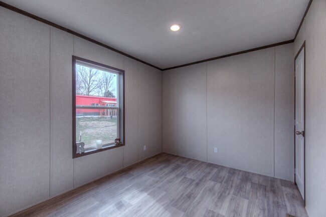 Building Photo - 6658 Bratton Rd