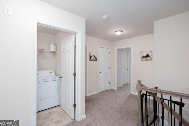 Building Photo - 7999 Dawson Ln