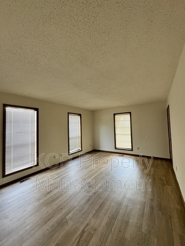 Building Photo - 4726 S U St