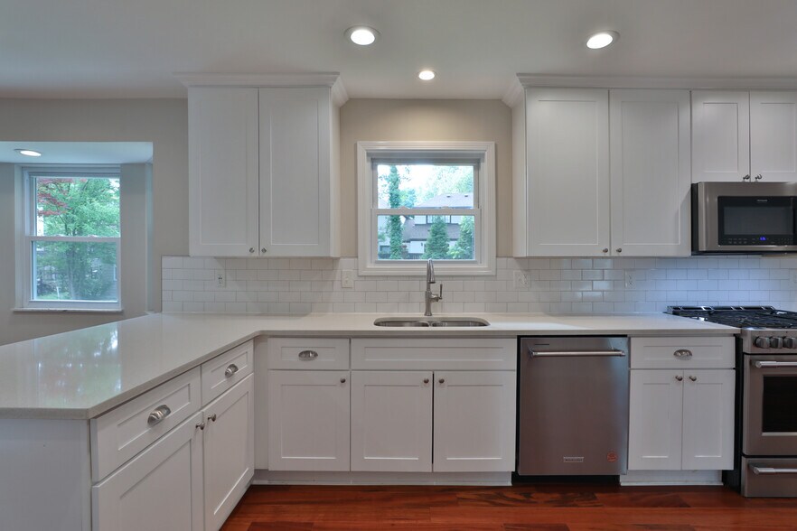 Building Photo - 7002 Wethersfield Pl