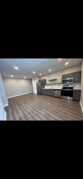 Kitchen / Living Room - 1309 N Scott St