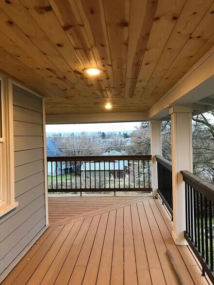 Building Photo - 2528 N Regal St