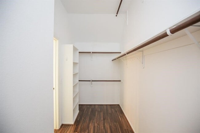 Building Photo - 20502 Pioneer Bend Ct