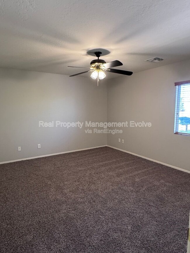 Building Photo - 10426 E Dolphin Ave