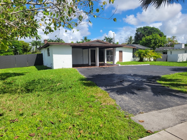 Building Photo - 10605 SW 112th St