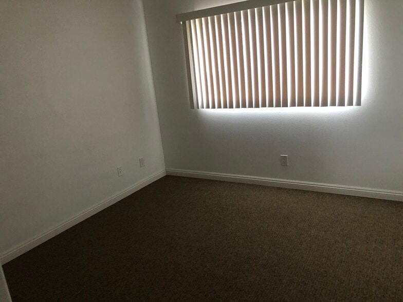 Building Photo - 4629 W 169th St