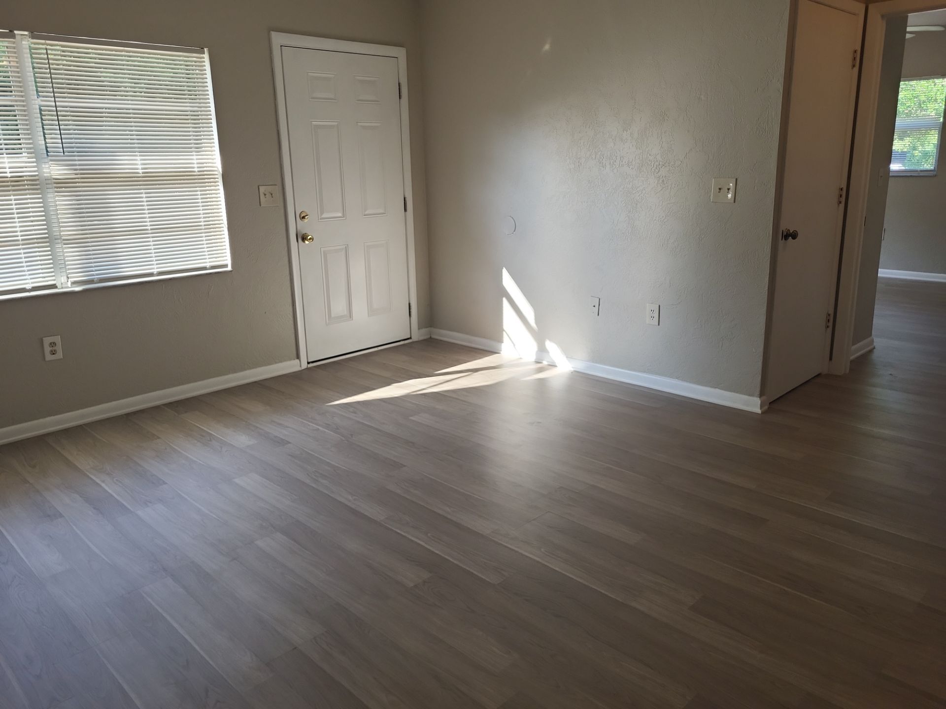 Building Photo - 2540 E Constance Ct