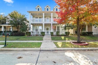 Building Photo - 9840 Cedarcrest Dr
