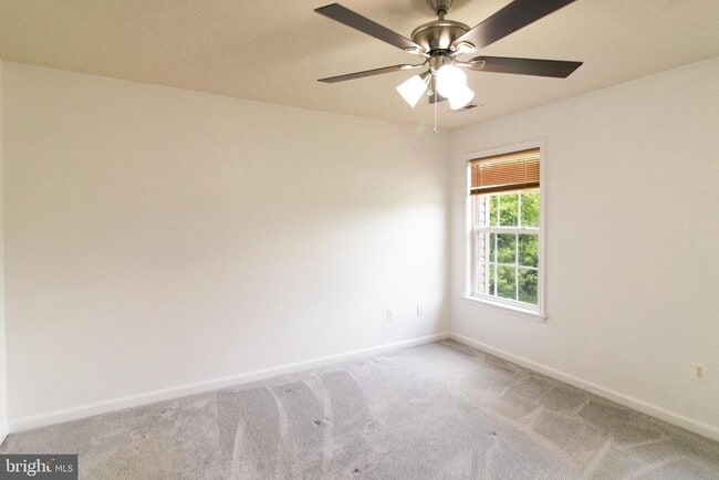 Building Photo - 104 Stingray Ct