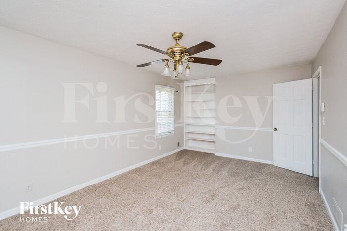 Building Photo - 2352 Rockwood Way SW