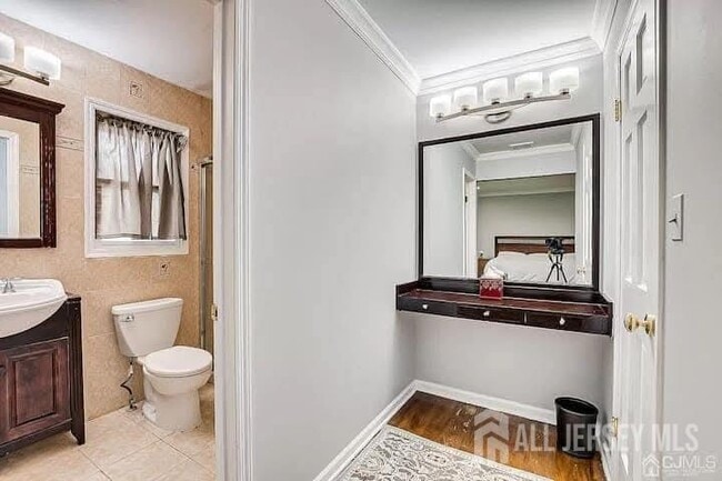 Building Photo - 3993 Park Ave