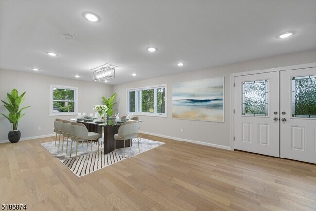 Building Photo - 8 Timberline Dr