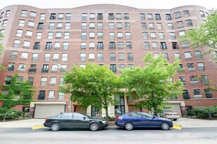 Building Photo - 711 W Gordon Ter