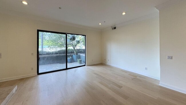 Building Photo - 16000 Sunset Blvd