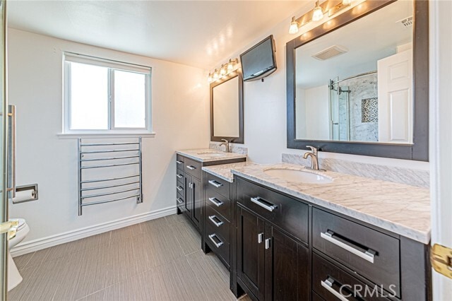 Building Photo - 670 S Oakhaven Ave