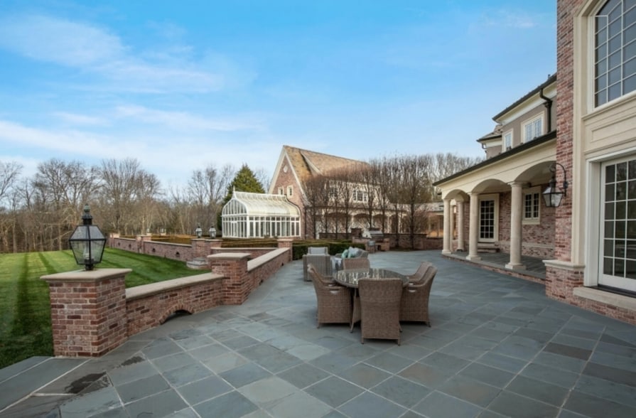 Building Photo - 581 Pottersville Rd