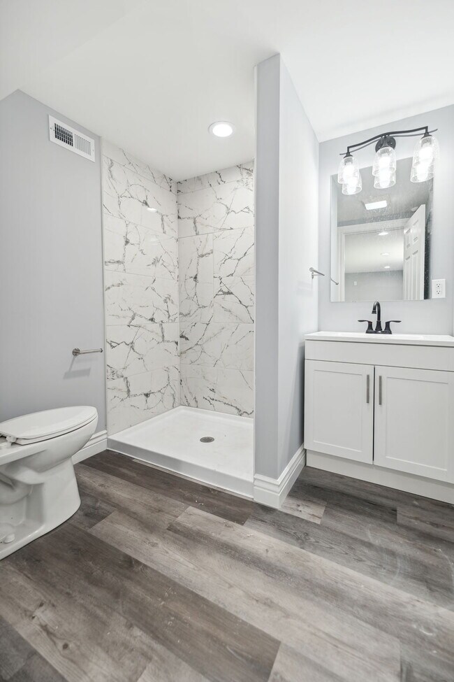 Building Photo - 4641 E 13th Pl