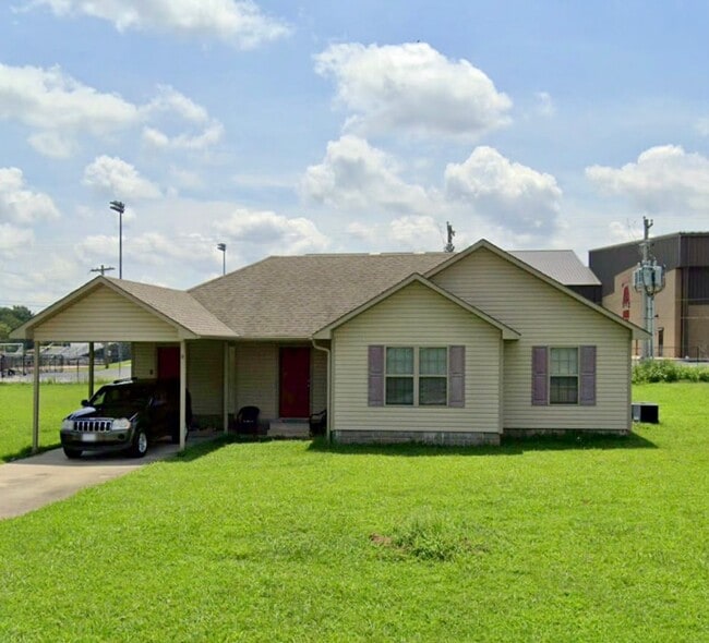 Primary Photo - 3 Bed / 2 Bath in Brookland!