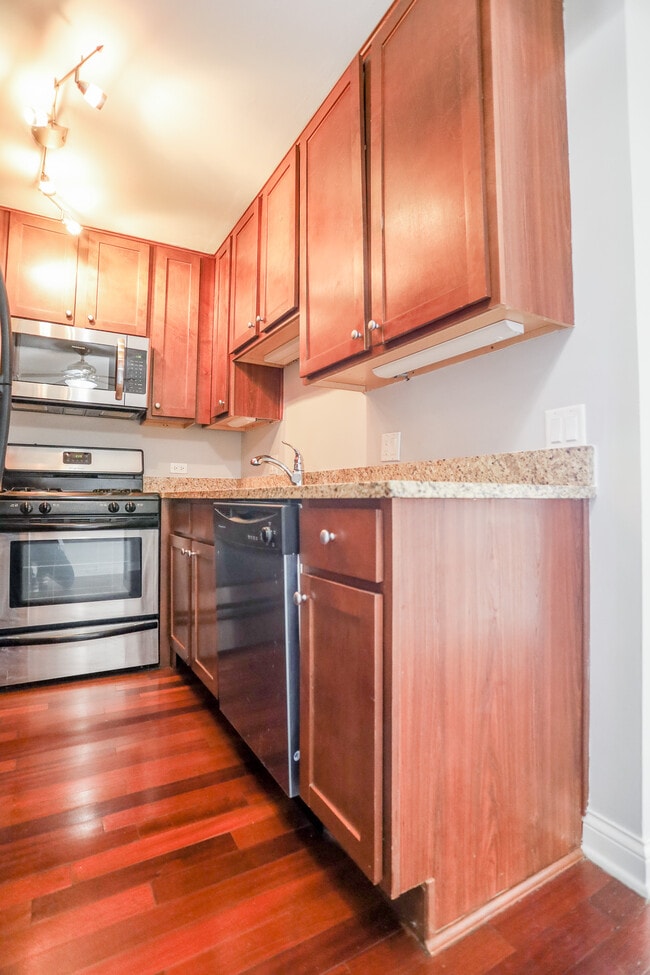 Primary Photo - 7520 W Grand Ave