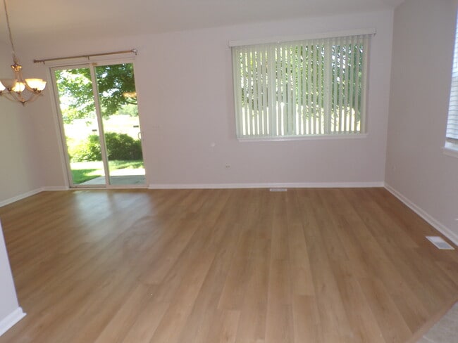 Building Photo - 1045 Carrick Ln