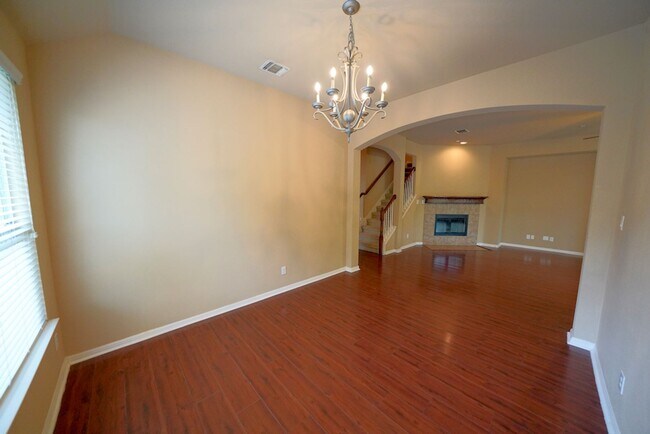 Building Photo - Beautiful Home Now Available in the Covete...