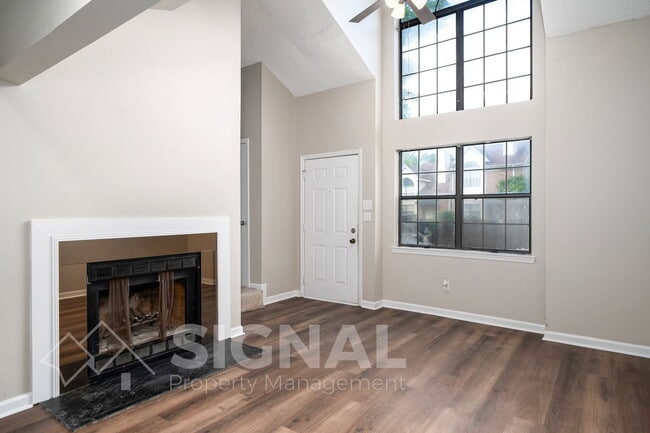 Building Photo - 1223 Magnolia Pl
