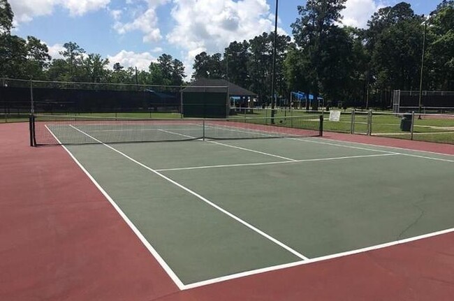 Newport Community Tennis Courts - 15919 Golf Club Dr