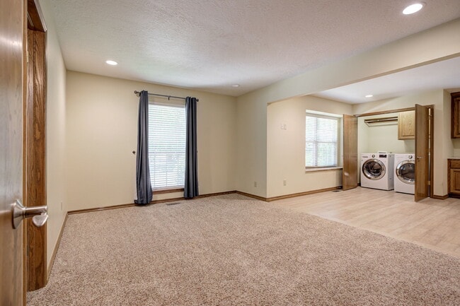 Building Photo - 1501 E Cedar Lane Rd