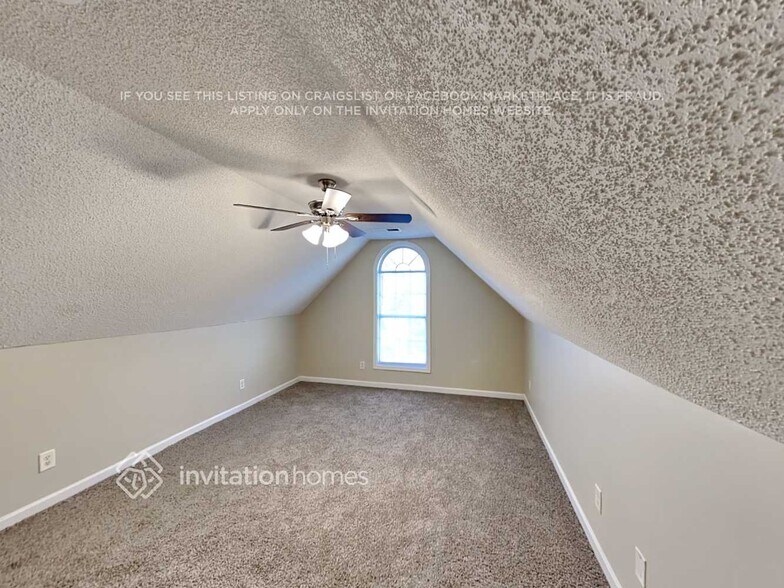 Building Photo - 290 Hunters Chase