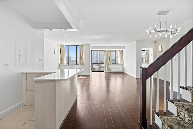 Building Photo - 45 River Dr S