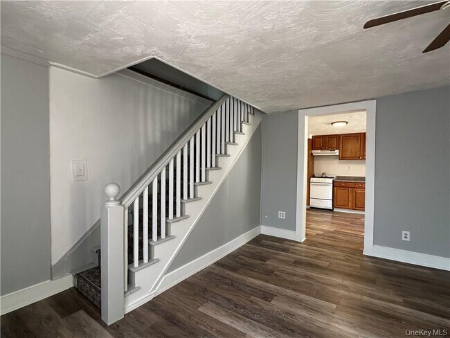 Building Photo - 1399 US-44