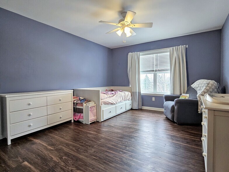 Building Photo - 634 Brentwood Dr