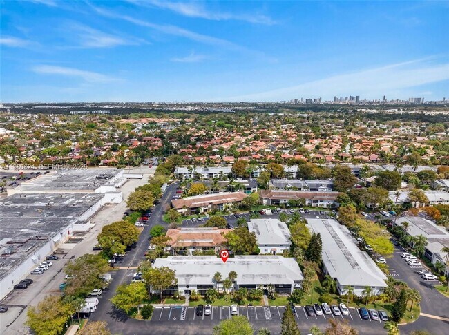 Building Photo - 819 NE 199th St