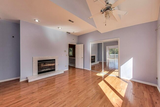Building Photo - 135 E 55th St