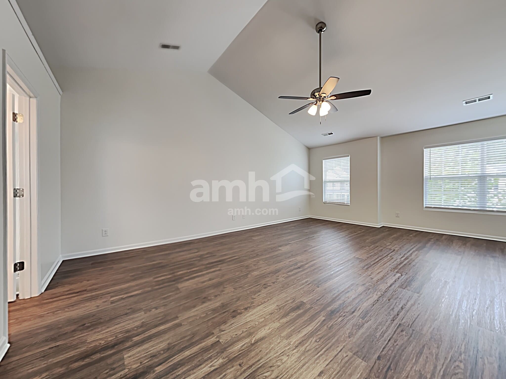 Building Photo - 106 Vango Dr