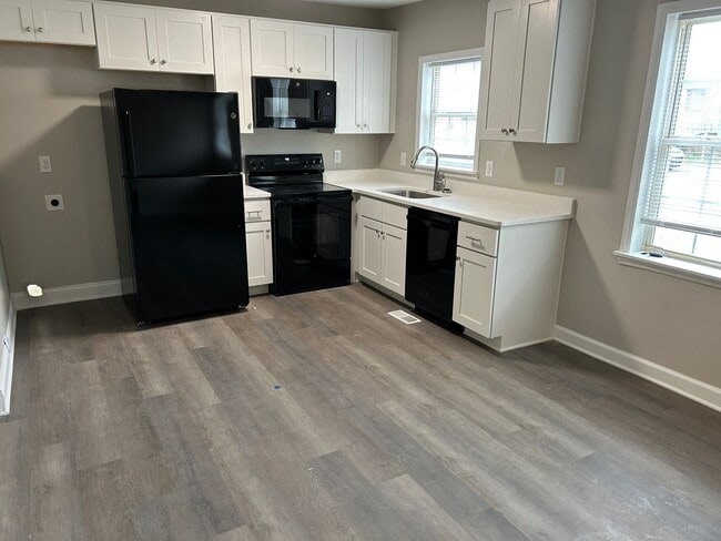 Building Photo - 2707 Patrick Ave