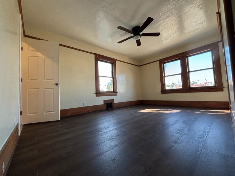 Primary Photo - 526 W 49th St