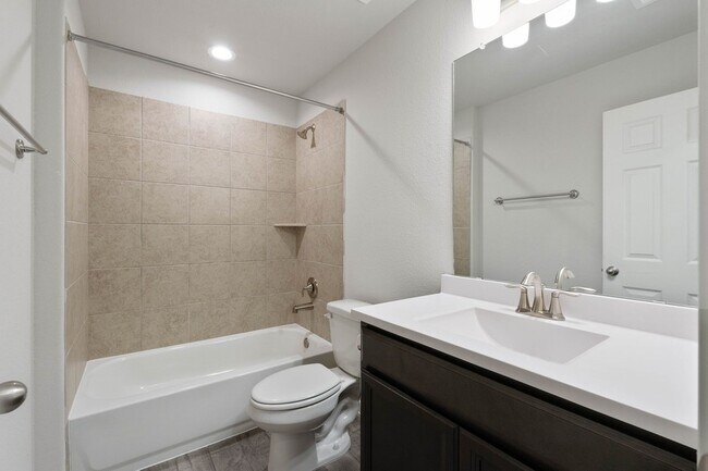 Building Photo - 914 Golden Willow Ln