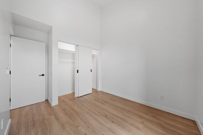 Building Photo - 2664 L St