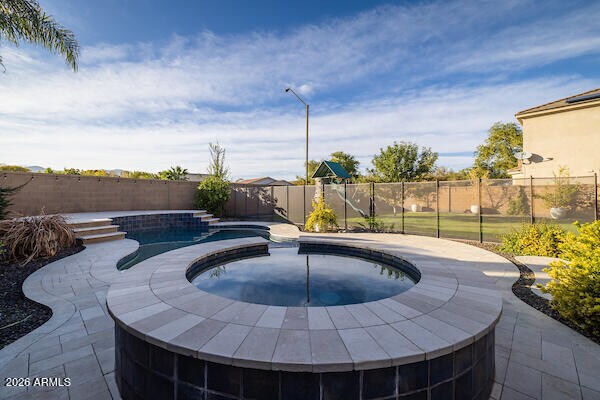 Building Photo - 18469 W Sunnyslope Ln
