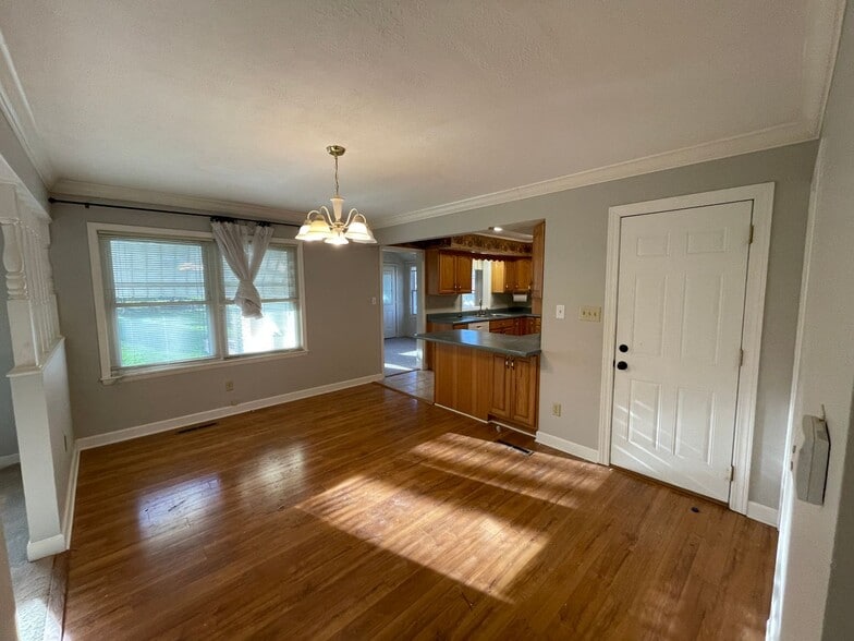 Building Photo - 6217 Aragon Dr