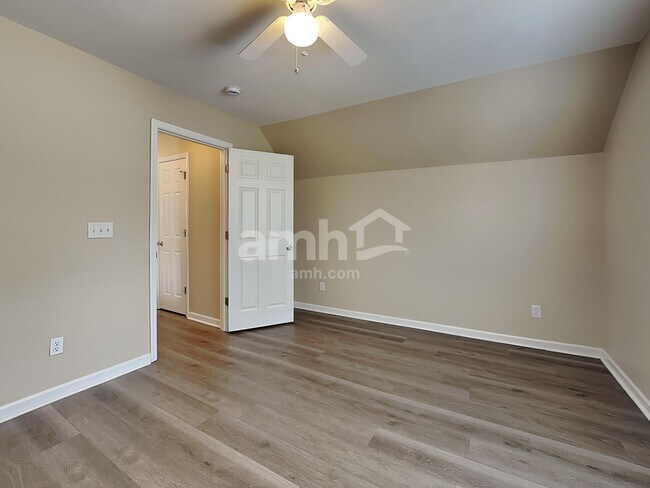 Building Photo - 4809 Wheatfield Dr