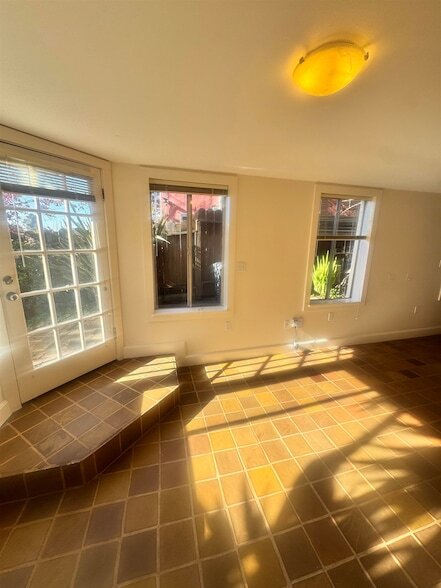 Building Photo - 1723 Carleton St