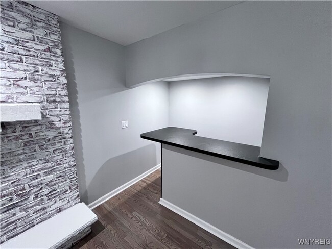 Building Photo - 306 Randwood Dr