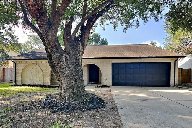 Primary Photo - 10103 Golden Meadow Dr